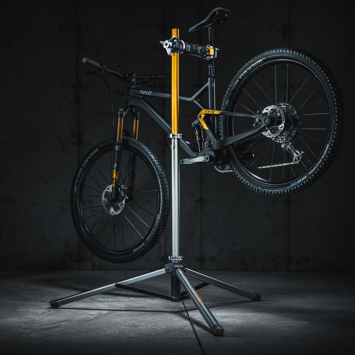 Feedback Sports Pro Mechanic 20th Anniversary Work Stand